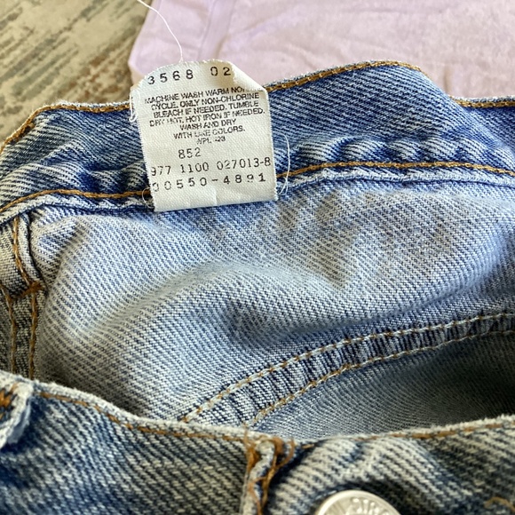 VINTAGE DISTRESSED MENS DISTRESSED 550 LEVI’S JEANS 34 x 30 RELAXED FIT - Picture 4 of 15